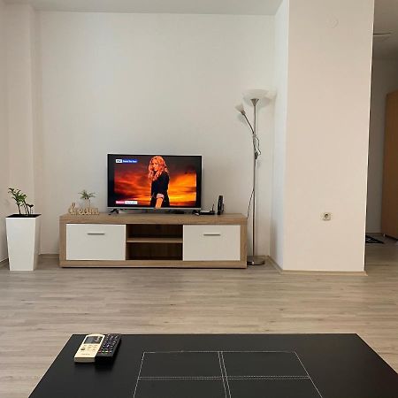 Regina'S Modern Apartment2 Скопье Экстерьер фото