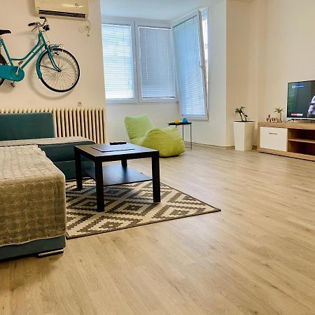 Regina'S Modern Apartment2 Скопье Экстерьер фото