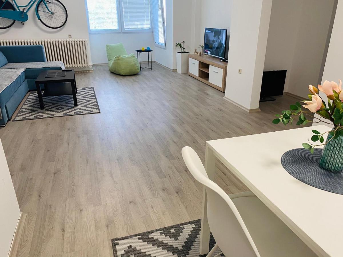 Regina'S Modern Apartment2 Скопье Экстерьер фото